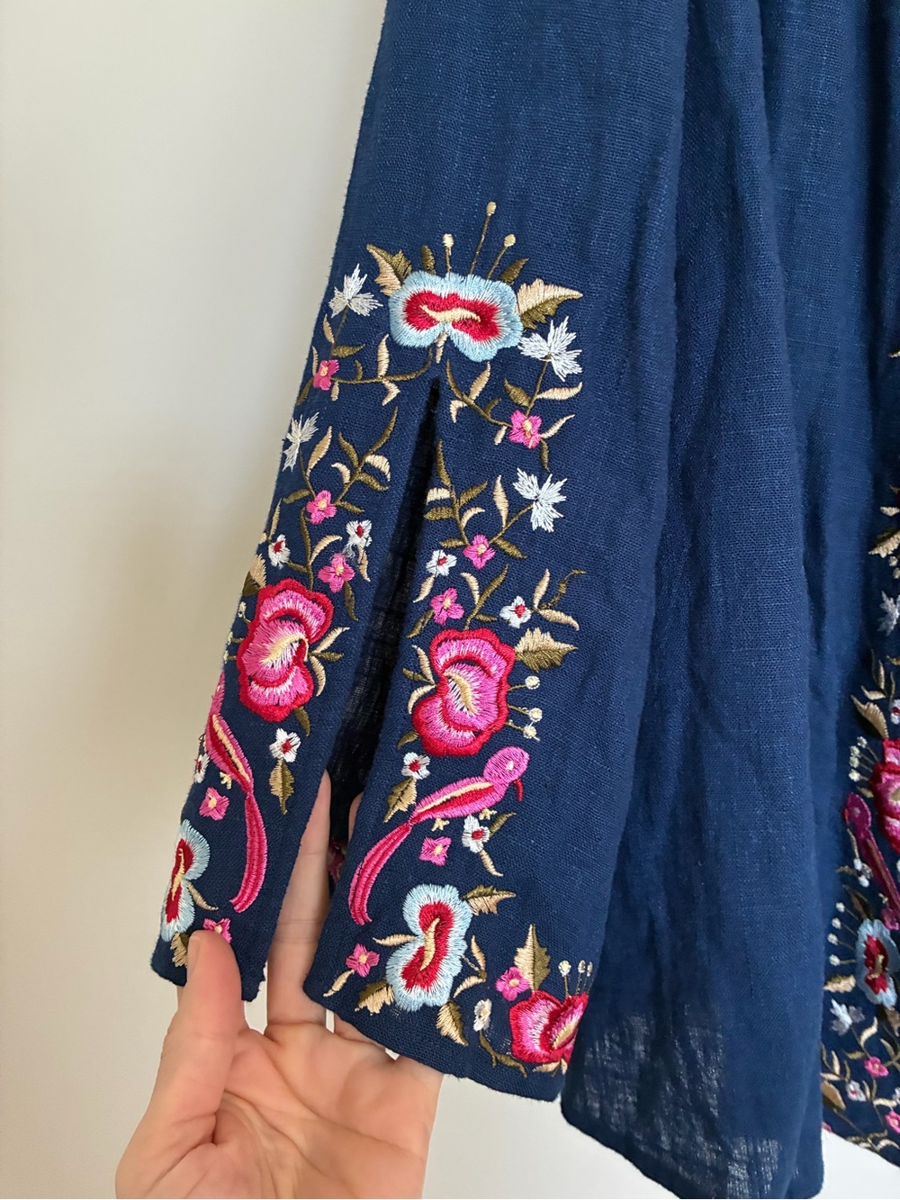 Market & Spruce Navy Macyn Embroidery Detail Kimono size large - Picture 2 of 6